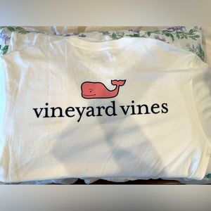 Vineyard vines tee, logo on back